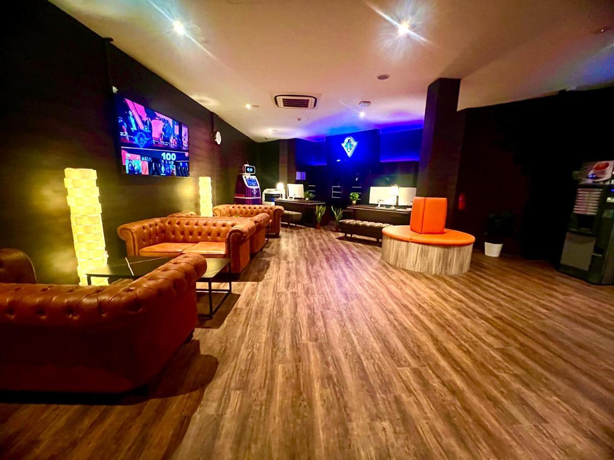 Arena Esports Hotel @ Bugis Village Singapur Exterior foto