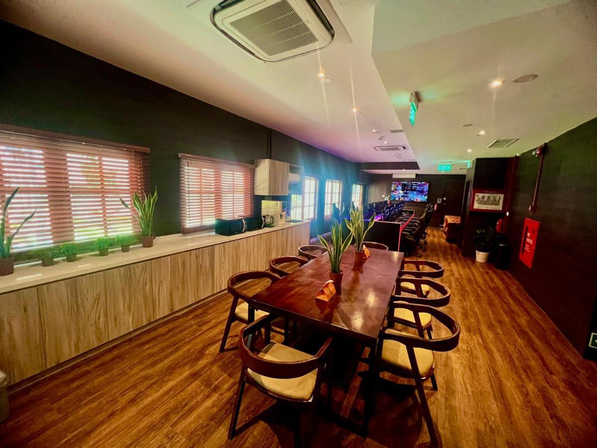 Arena Esports Hotel @ Bugis Village Singapur Exterior foto